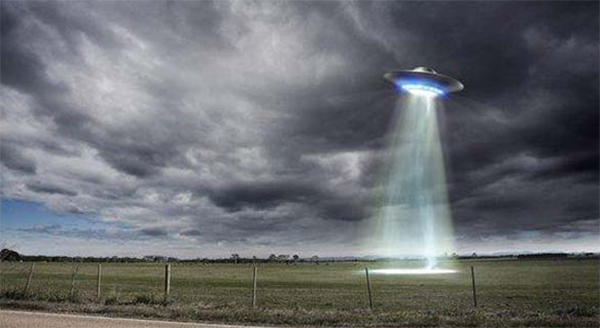 美国发生神秘UFO事件，不明飞行物坠毁现场曝光。