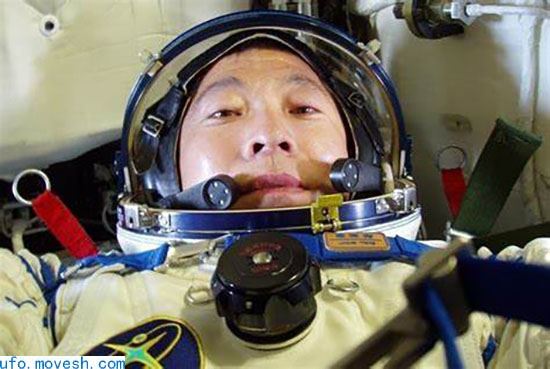 杨利伟在太空听到神秘“敲门声”，17年后谜底揭开，竟是外星人来敲门？