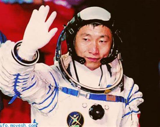 杨利伟在太空听到神秘“敲门声”，17年后谜底揭开，竟是外星人来敲门？