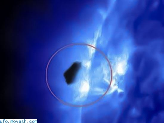 太阳周围出现的“黑三角”到底在干什么？这里有你想看的五大假设！