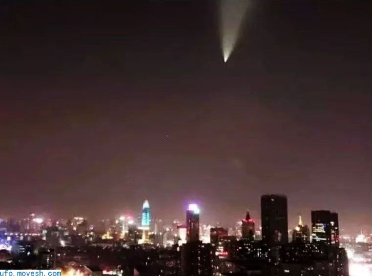 全国多地现疑似“UFO” 中科院权威解读：系航迹夜光云