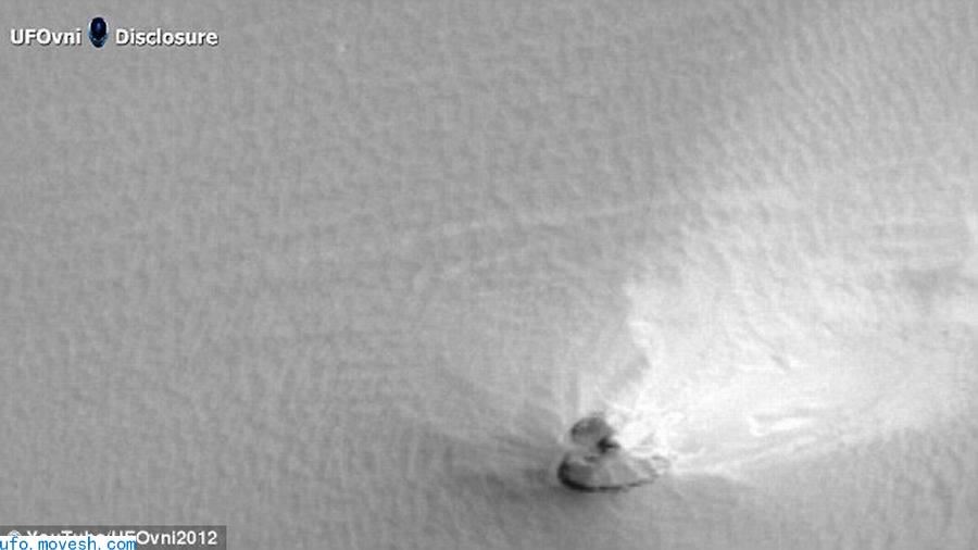 网友发现火星上的神秘图腾酷似被掩盖的飞碟形状的UFO！