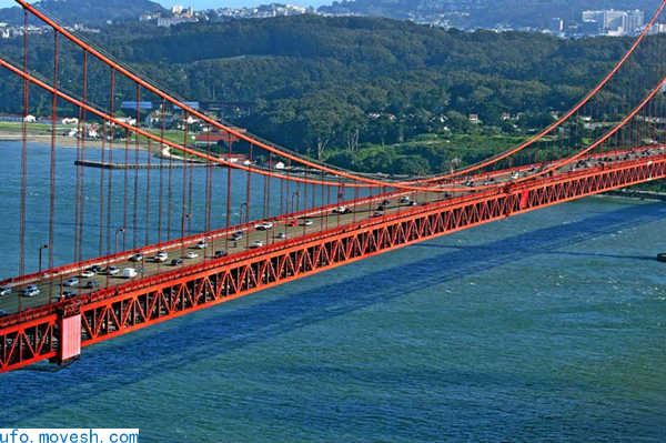 ​桥是怎么建在深海里的？